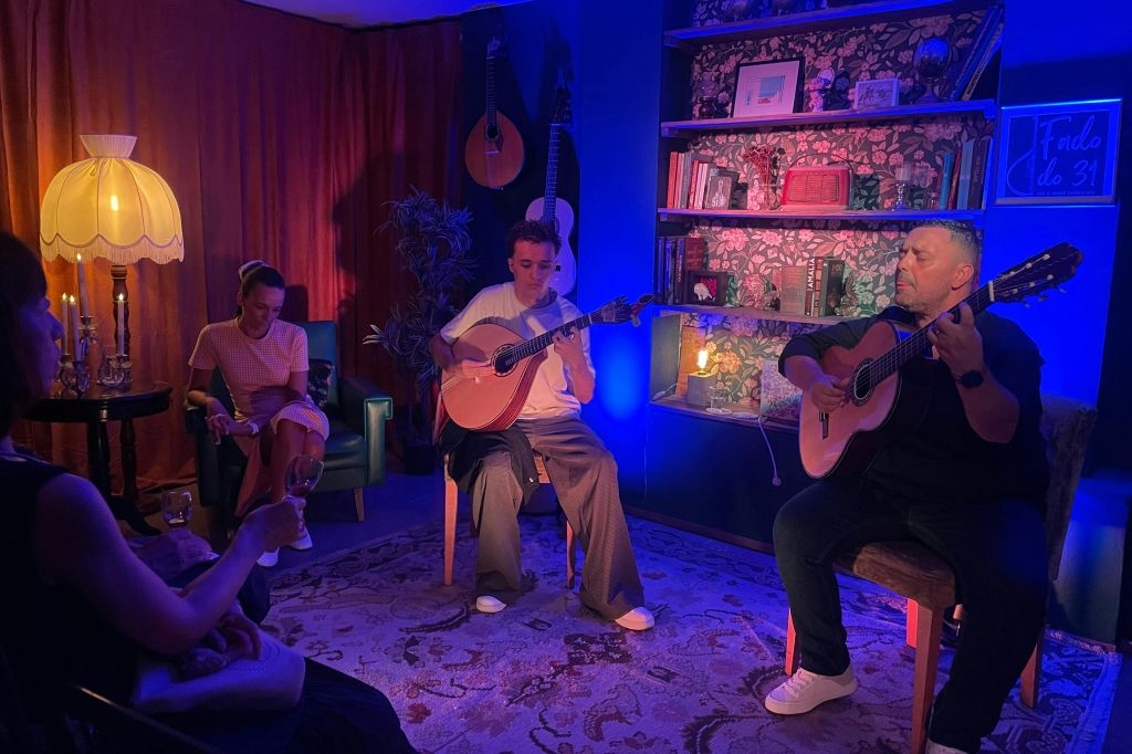Lisbon: Fado Concert + 1 Drink