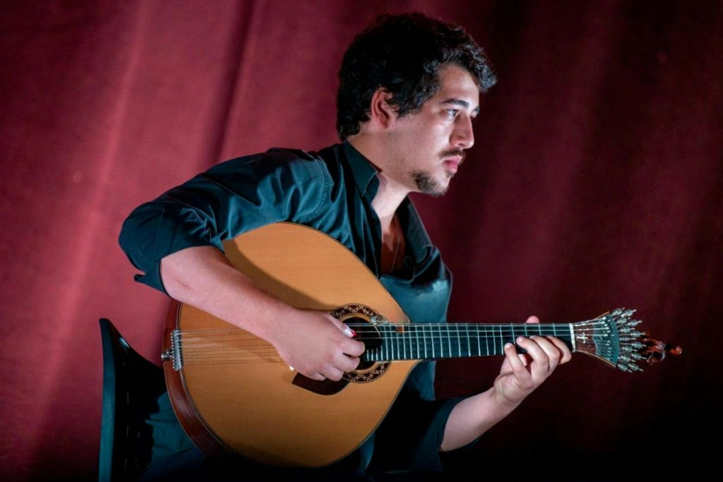 Lisbon: Fado Concert + 1 Drink