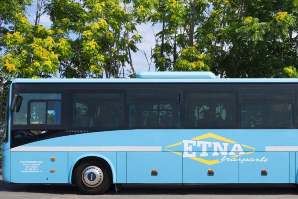 Giardini Naxos: One-way Bus Transfer from Catania Fontanarossa to Giardini Naxos