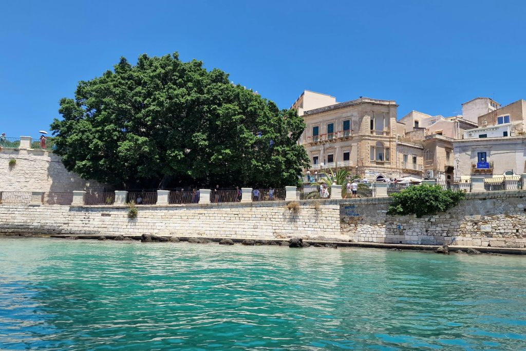 Ortigia: Tour guidato in barca + Snorkeling + Nuoto + Bevande