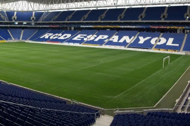 Barcelona: Guided Football Stadium Tour + Transfers + Drinks