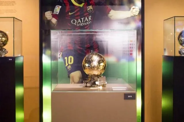 Barcelona: Guided Football Stadium Tour + Transfers + Drinks