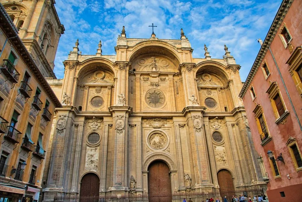 Granada: City Center & Albaicín Guided Walking Tour