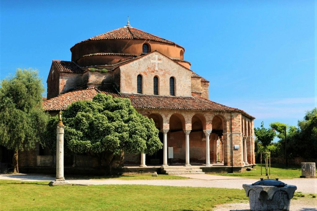 Murano, Burano e Torcello: Passeio de barco a partir da Praça de São Marcos + Demonstração de sopro de vidro