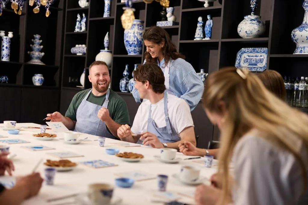 Amsterdam : Atelier de peinture sur carreaux bleus hollandais