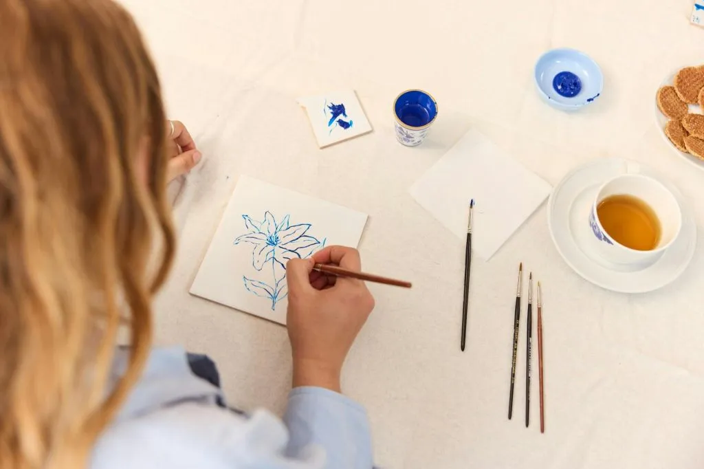 Amsterdam : Atelier de peinture sur carreaux bleus hollandais