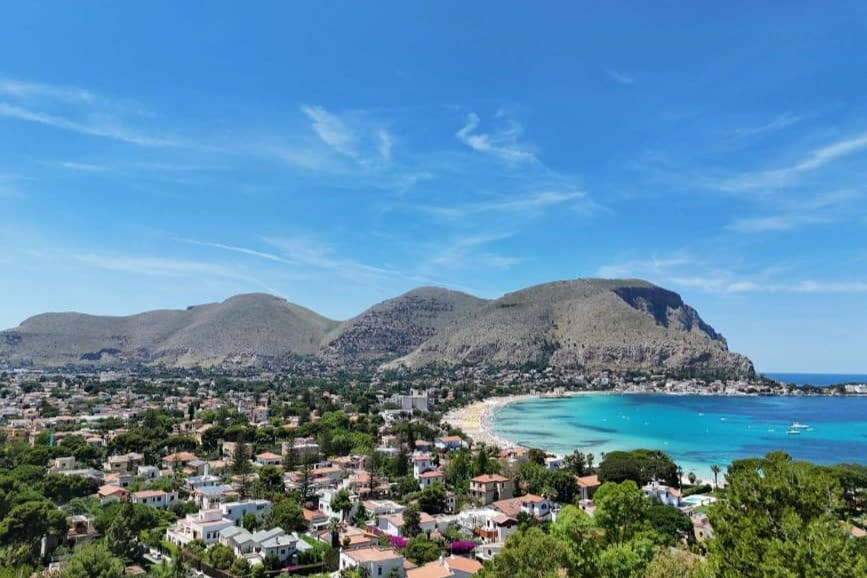 Mondello: Avventura di arrampicata su roccia + trasferimento di andata e ritorno
