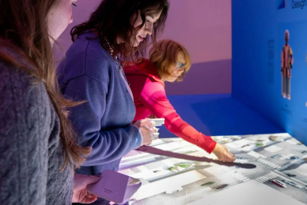 Amesterdão em Movimento: Espetáculo audiovisual + acesso à exposição
