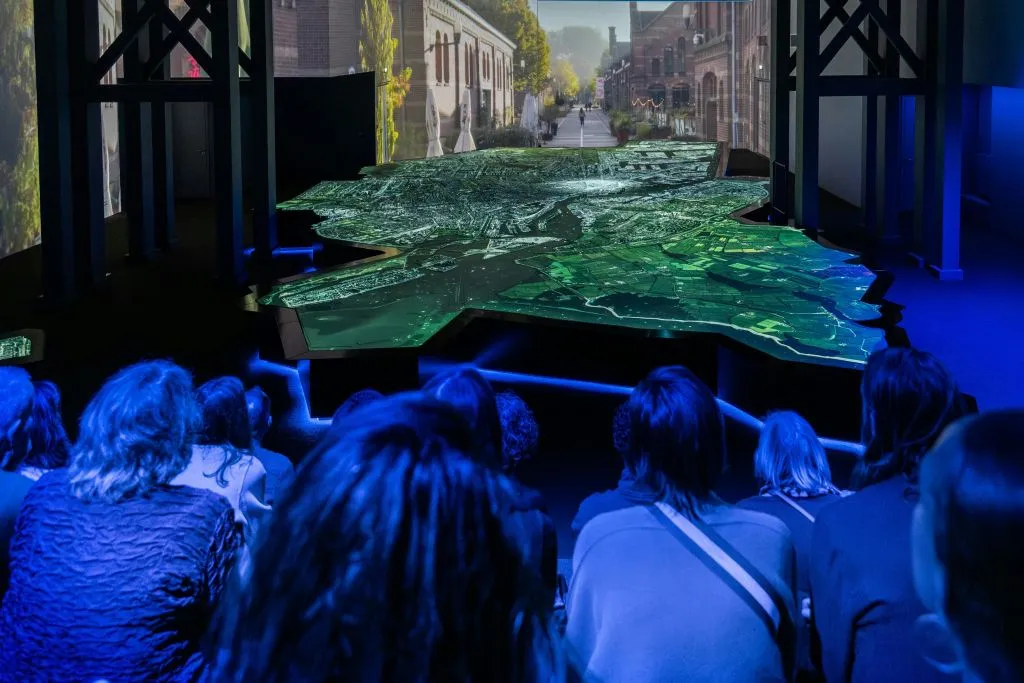 Amesterdão em Movimento: Espetáculo audiovisual + acesso à exposição