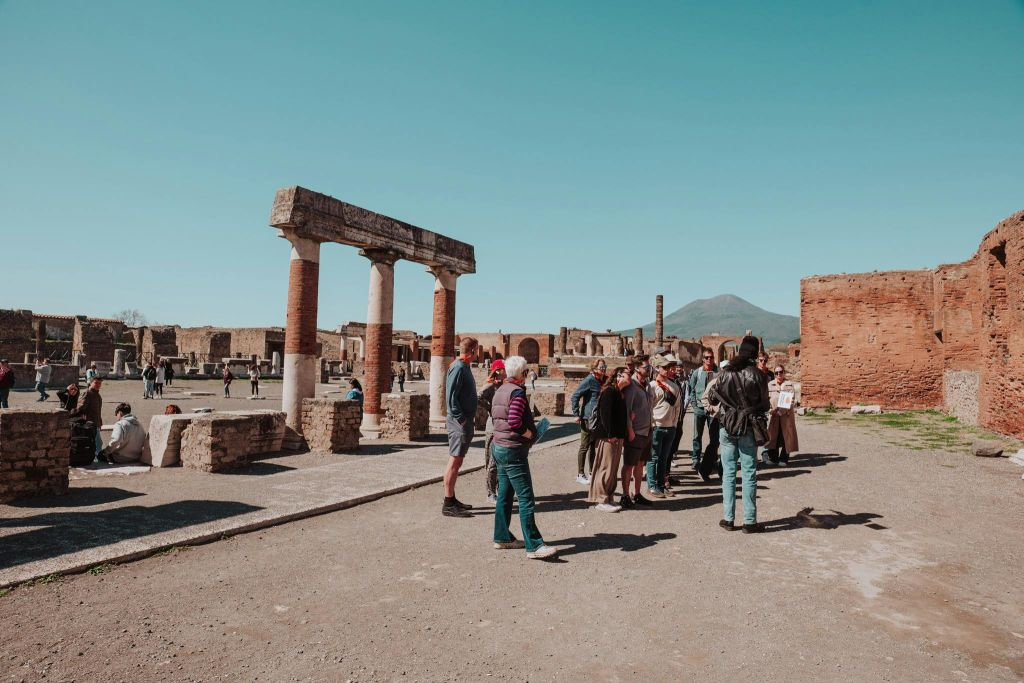 Pompeya y Monte Vesubio: Tour guiado para grupos reducidos + Traslados