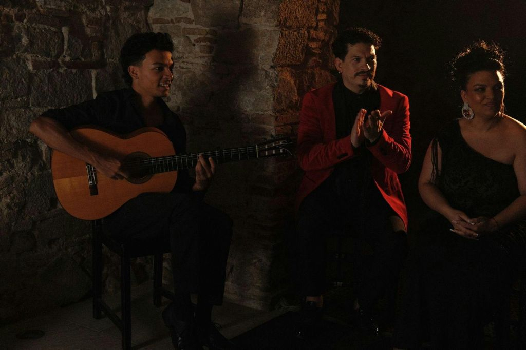 Las Brujas Flamenco Club: Show Entry