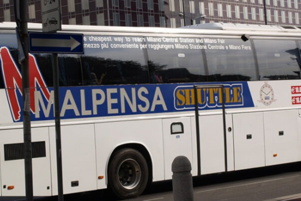 Milano: Trasferimento in navetta per l'aeroporto di Malpensa da Milano Centrale